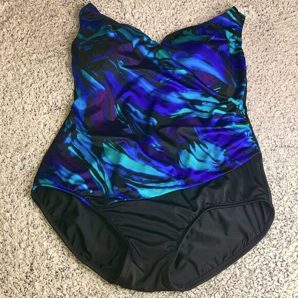 LONGITUDE 20 W 90’s Abstract Stretchy Built in Bra One Piece Bathing Suit - Picture 1 of 9